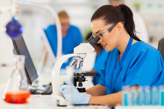 Medical-Lab-Technician-pic